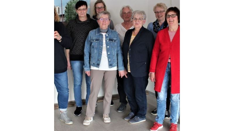Acht Frauen 